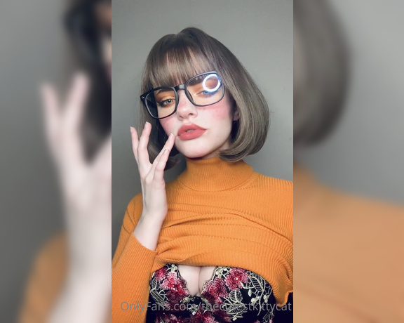 Misty silver aka Thecutestkittycat OnlyFans - Velma ahegao’s and feet~ 1