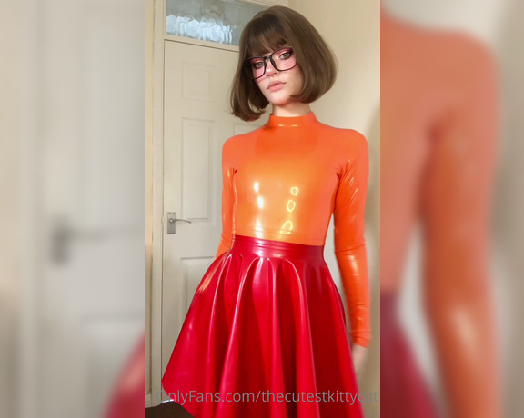 Misty silver aka Thecutestkittycat OnlyFans - Not wearing any panties again under my latex velma~ can you catch a glimpse under my skirt