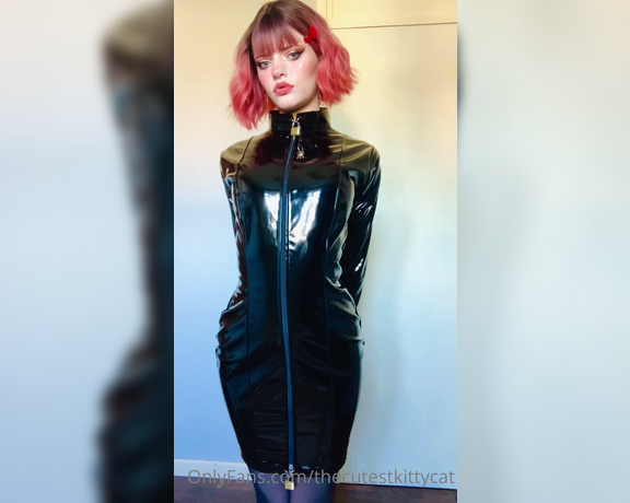 Misty silver aka Thecutestkittycat OnlyFans - Posing locked up in my creaky PVC dress