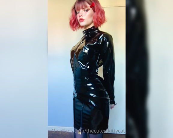 Misty silver aka Thecutestkittycat OnlyFans - Posing locked up in my creaky PVC dress