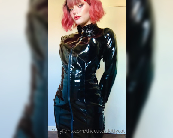 Misty silver aka Thecutestkittycat OnlyFans - Posing locked up in my creaky PVC dress