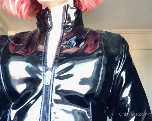 Misty silver aka Thecutestkittycat OnlyFans - I look like I’m straight out of blade runner in this shiny, squeaky, pvc dress~ 3