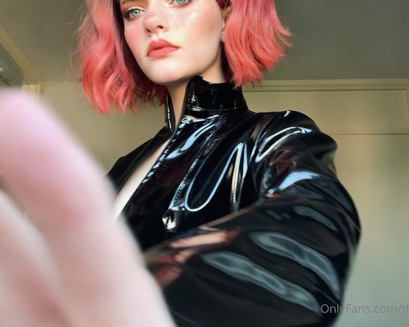 Misty silver aka Thecutestkittycat OnlyFans - I look like I’m straight out of blade runner in this shiny, squeaky, pvc dress~ 3