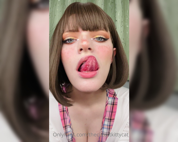 Misty silver aka Thecutestkittycat OnlyFans - I’ll be a good girl for you daddy~ get your dick out and beat it to my tongue, you can cum wherever