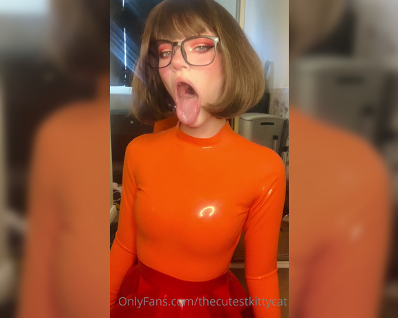 Misty silver aka Thecutestkittycat OnlyFans - No moaning, just my tongue, some ahegao and mouth & latex sounds