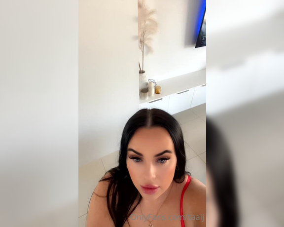 Taaij OnlyFans - POV ur 6 ft tall looking down on me