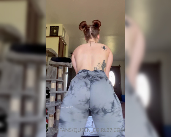 Queen_D aka Queen_egirl27 OnlyFans - Personally thought this video was twerking in my leggings (as promised) and teasing with some stri