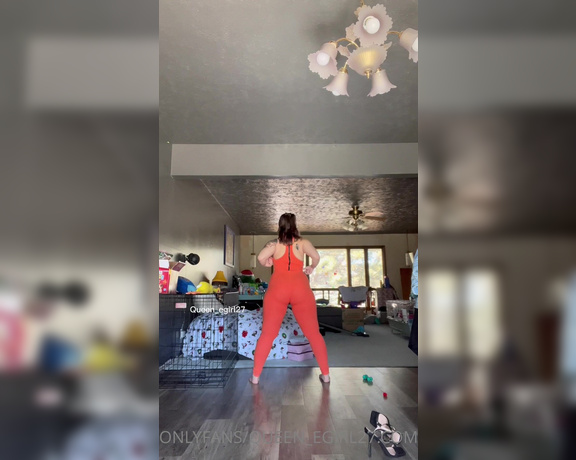 Queen_D aka Queen_egirl27 OnlyFans - Can you tell idk how to walk in heels Anyways here is my cute video in my orange outfit, walking