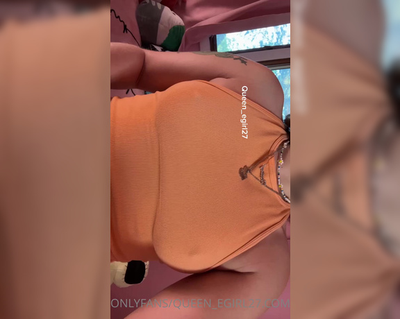 Queen_D aka Queen_egirl27 OnlyFans - I got a few comments about missing my shorter teases so here’s some I think I’ll make a longer vid 3
