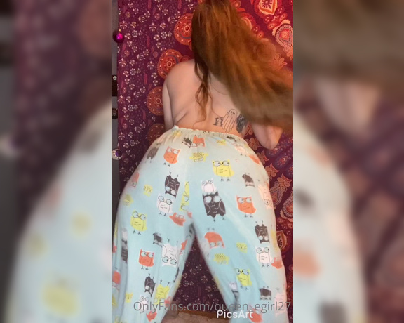 Queen_D aka Queen_egirl27 OnlyFans - Twerk in pajamas compilation (I only own 3)