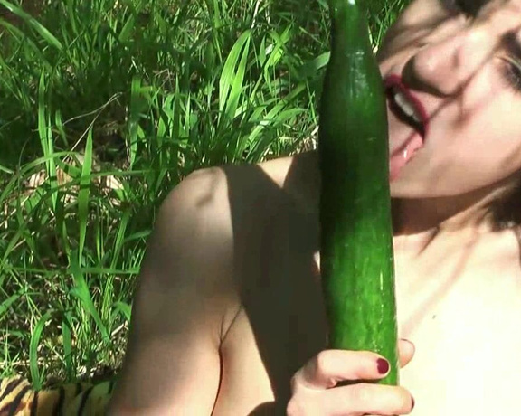 Avbabes Huge Cucumber For Tiny Nikki