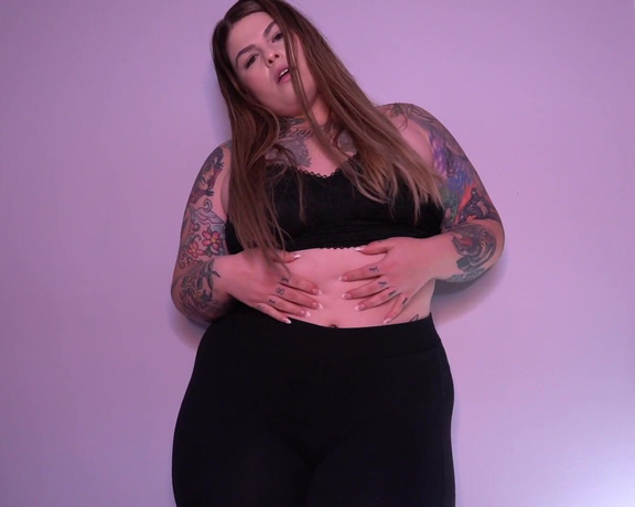 Emma aka Sugarbooty OnlyFans - You are addicted to my ass in leggings! Watch as I tease you and pull them down jiggling my booty in