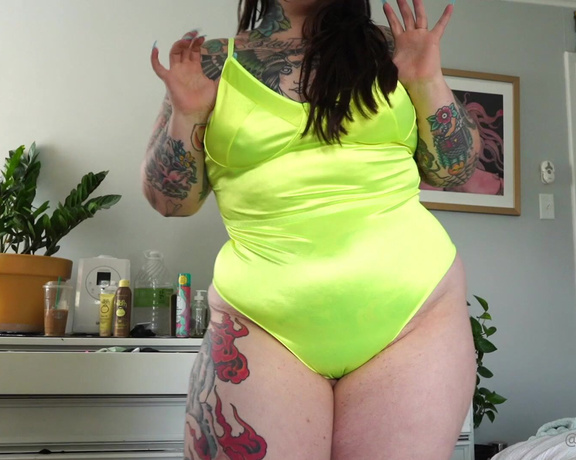 Emma aka Sugarbooty OnlyFans - NEW FULL LENGTH VIDEO This is a custom video of me dancing around in a lime green bodysuit and g