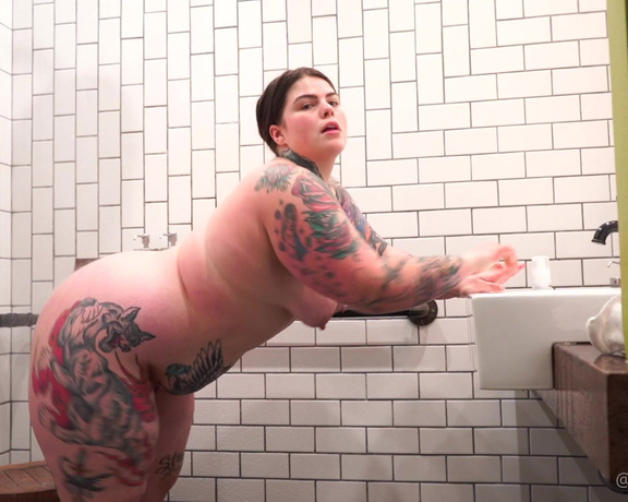 Emma aka Sugarbooty OnlyFans - NEW FULL LENGTH VIDEO In this gorgeous bathroom, I couldnt help but fuck myself with one of my