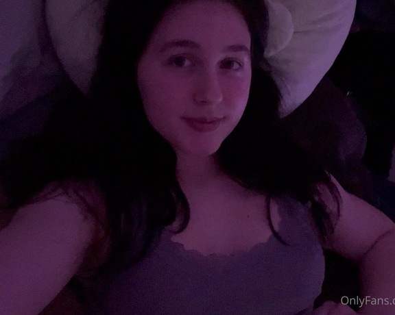 Alana Rose aka Alanarose8 OnlyFans - I’ll make laying in bed fun