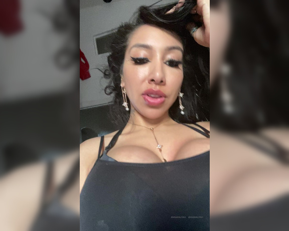 Anakaliyah OnlyFans - Yay i got my corset to close!!! Thank god Back to tight lacing and sleeping in my corset 22inch her