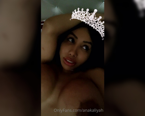 Anakaliyah OnlyFans - It’s my birthday month let’s make me happy