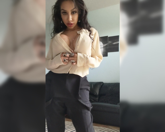 Anakaliyah OnlyFans - 5d953ef00b9838db4e540