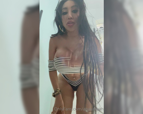 Anakaliyah OnlyFans - If you agree that I’m sexy show your appreciation #sexysaturday