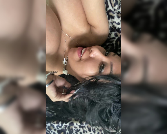 Anakaliyah OnlyFans - Its been such a slow month boys Can u help me reach my goal so i wont be short to pay the bills nex