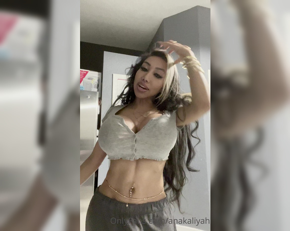 Anakaliyah - OnlyFans Video 71