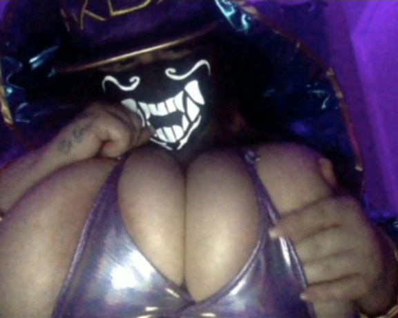 Chyna Chase aka Chynachase OnlyFans - Happy Halloween! I just wanted to thank you guys for the support and let you know that I will be