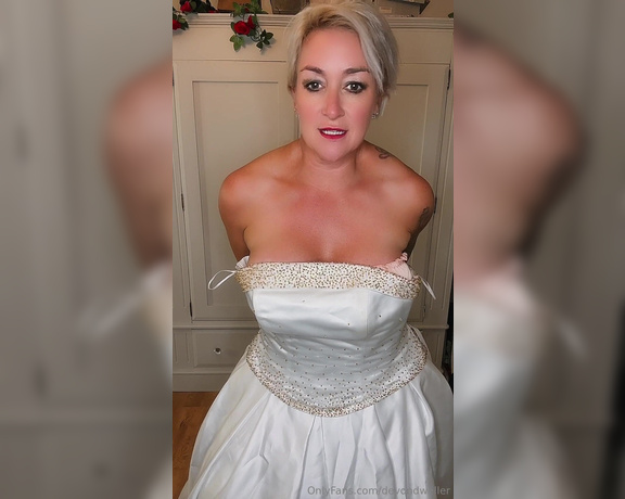 Lisa aka Devondweller OnlyFans - Part 1 Lisa and the wedding dress