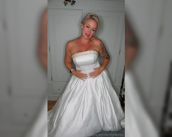 Lisa aka Devondweller OnlyFans - Part 1 Lisa and the wedding dress