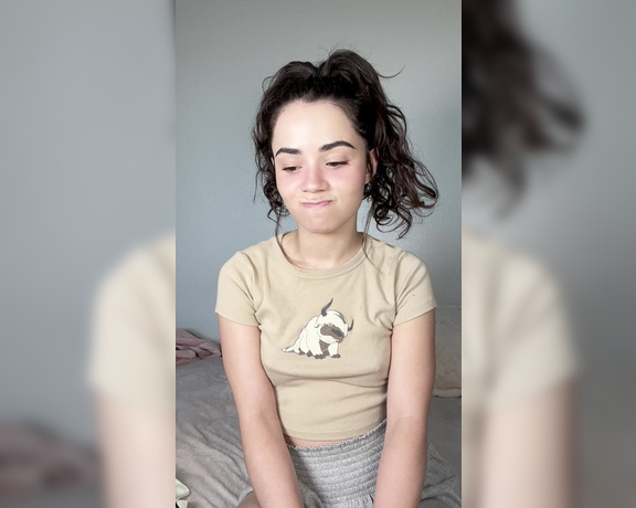 Jameliz aka Jamelizzzz OnlyFans - Your shy long distance GIRLFRIEND video chats you because she’s horny