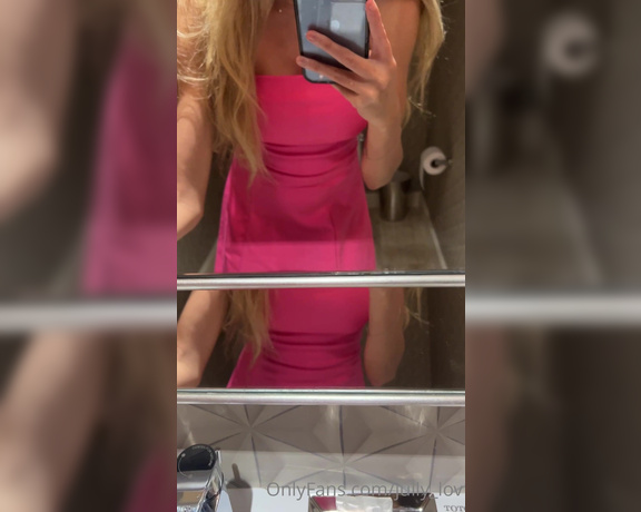 Jully Lov aka Jully_lov OnlyFans - VIBRATOR CONTROL IN THE RESTAURANT Im trying to control myself to dont moan and I was feeling