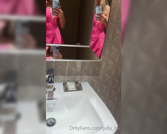 Jully Lov aka Jully_lov OnlyFans - VIBRATOR CONTROL IN THE RESTAURANT Im trying to control myself to dont moan and I was feeling