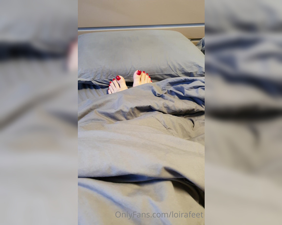 Loira feet aka Loirafeet OnlyFans - Que frio Vem esquentar esses pezinhos How cold Come warm up those little feet