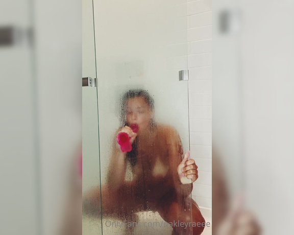 Oakley aka Oakleyraeee OnlyFans - I got so horny in the shower and just wanted to be fucked so good
