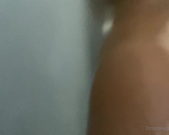 Olivia Quinn aka Callmeolivia00 OnlyFans - Taking a relaxing shower