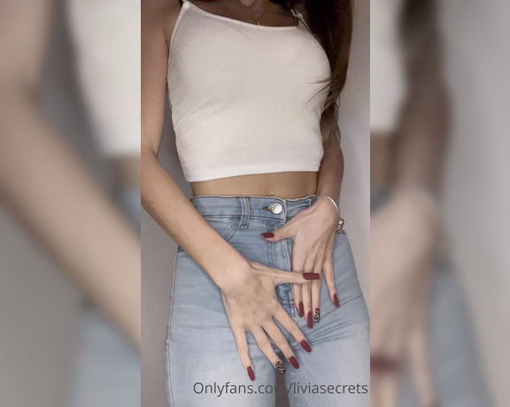 Olivia Quinn aka Callmeolivia00 OnlyFans - I made my new nails …and guys! Don’t forget by live streaming tomorrow night at 10pm Italian time