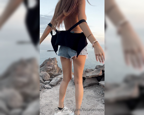 Olivia Quinn aka Callmeolivia00 OnlyFans - Just me, myself and the sea