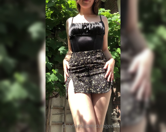 Cutegeekie OnlyFans - Sunny weather == skirts