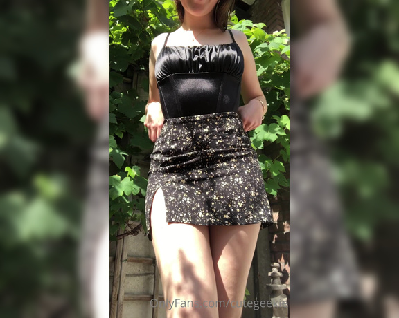 Cutegeekie OnlyFans - Sunny weather == skirts