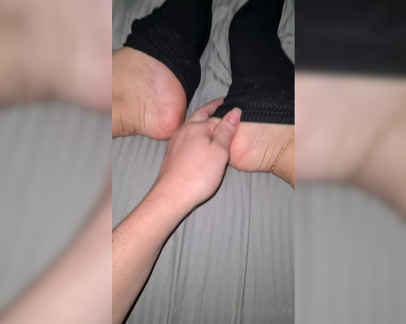 Adorezee Footjob OnlyFans - A veryyy slow sock removal JoI with cum countdown in the end