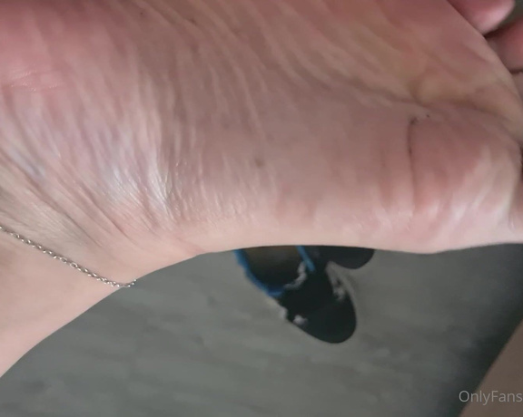 Adorezee Footjob OnlyFans - Went adventuring on my last day aaaaaaaaand after 16000 steps, heres the result!