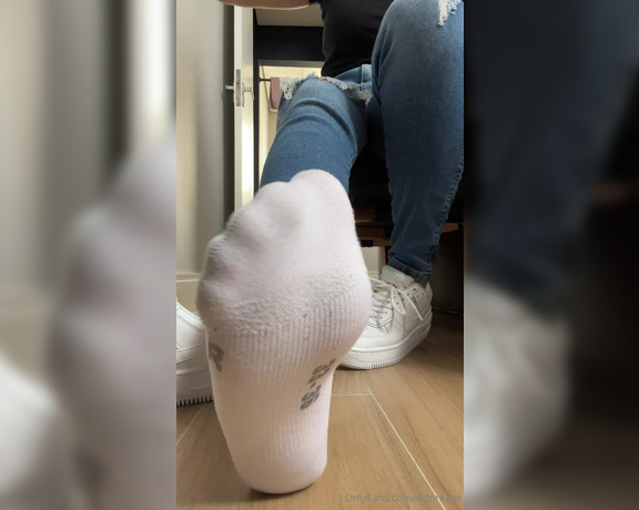 Adorezee Footjob OnlyFans - Any volunteers to sniff all the smell away from them