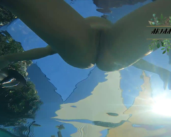 Ariaa Foxx Underwater Pussy Play Pov