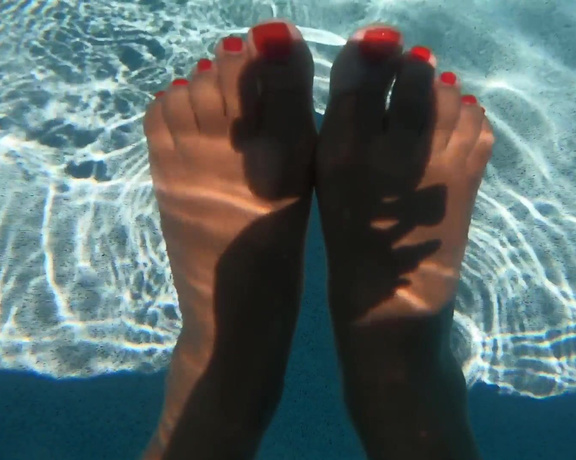 Ariaa Foxx Underwater Foot Worship
