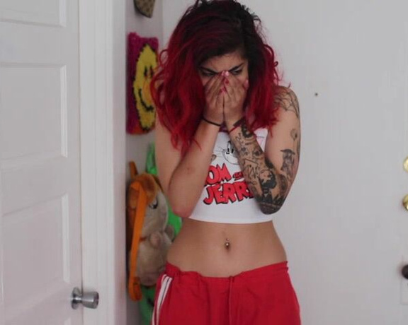 Ashleejuliet First Time Peeing My Panties