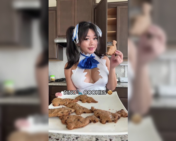 Halle aka Halococo OnlyFans - Dino cookies in my Hestia cosplay Wholesome post in the afternoon