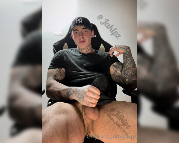 Jakipz OnlyFans - A little teaser from my huge volcano cumshot for this weeks exclusive video after not cumming all we