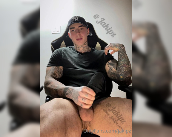 Jakipz OnlyFans - A little teaser from my huge volcano cumshot for this weeks exclusive video after not cumming all we