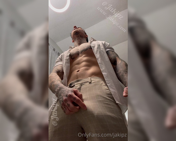 Jakipz OnlyFans - Here’s a really quick teaser for this weeks exclusive video  I wanted to show off my big white coc