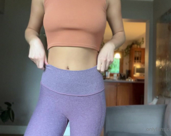 Piper Quinn OnlyFans aka Piper_quinn - One of my sweetest fans bought me these leggings and I thought my butt looked good in them so I thou