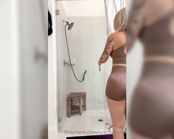 Rachel Jade OnlyFans aka Xrxceegxrlx - Shower time!